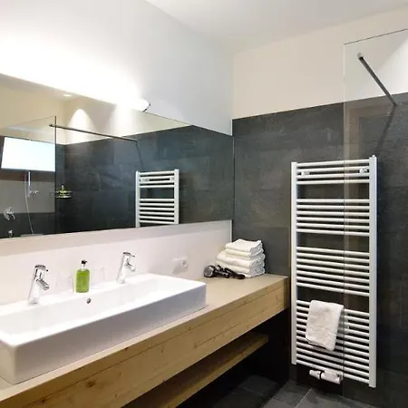 Hotel Heinrichshof 4*